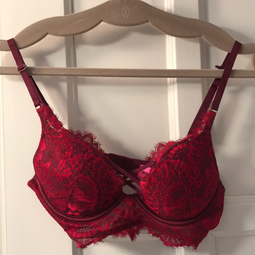 La Senza beyond sexy red lace bra